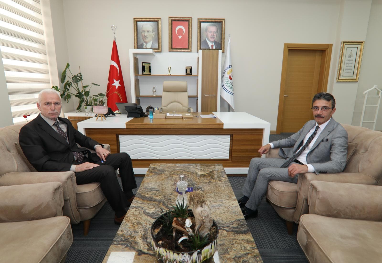 İL BAŞKANI BAYAR’DAN BAŞKAN ŞENOL DİNÇ’E ZİYARET